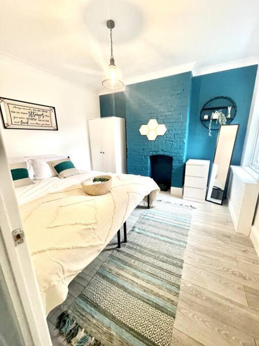 Spacious Modern Victorian House In Rochester Wainscot Екстериор снимка