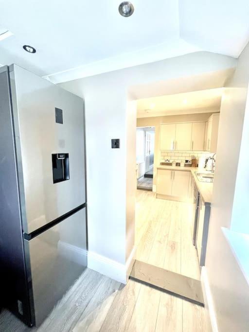 Spacious Modern Victorian House In Rochester Wainscot Екстериор снимка